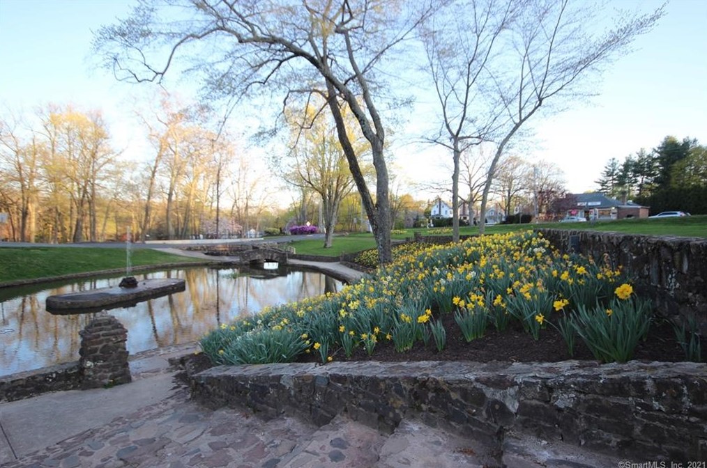 277 Reservoir Ave, Meriden CT  06451-2877 exterior
