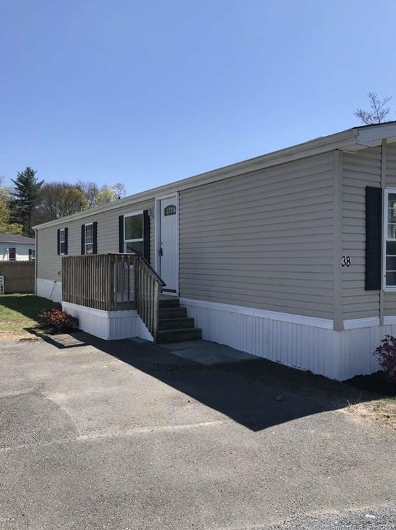301 S Main St #38, Newtown, CT 06470
