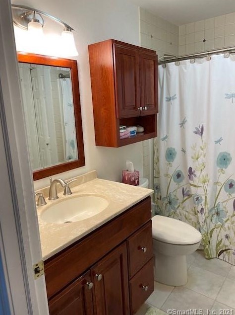 64 Wauwinet Trl, Guilford CT  06437-1152 exterior