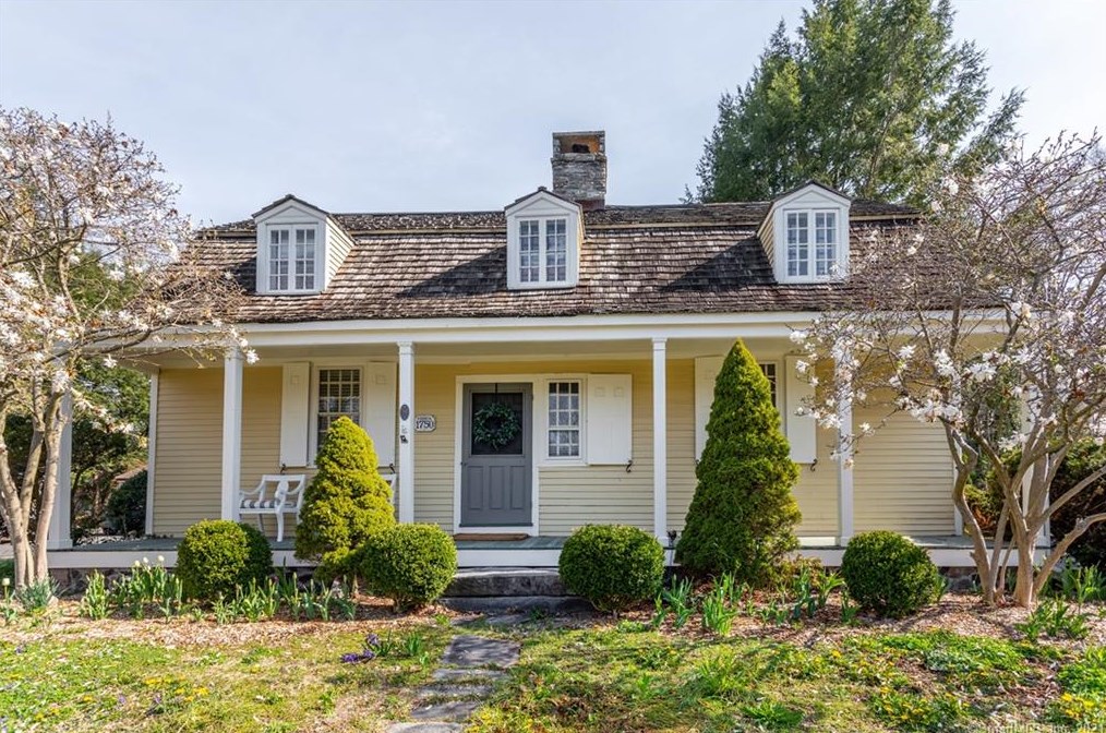 34 Hollow Rd, Woodbury, CT 06798