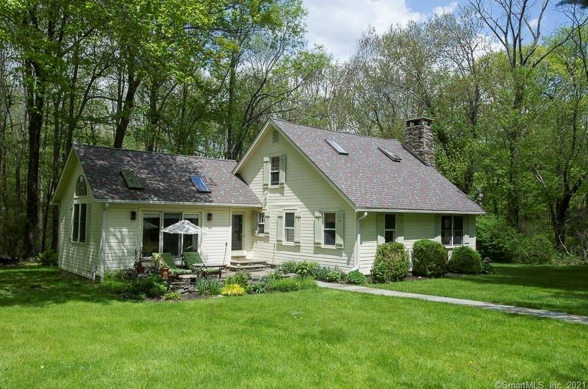 28 Evergreen Passway, Morris, CT 06763