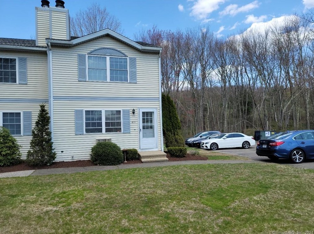 41 Crystal Ln, Storrs Mansfield, CT 06268