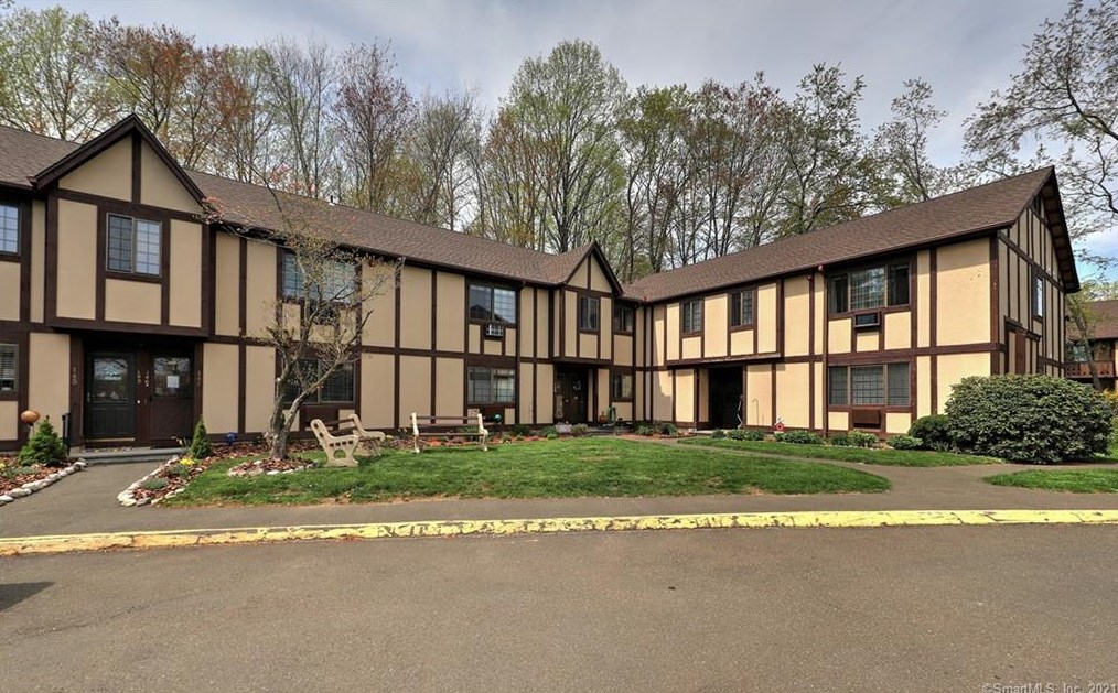 148 Foxwood Close #148, Milford, CT 06461