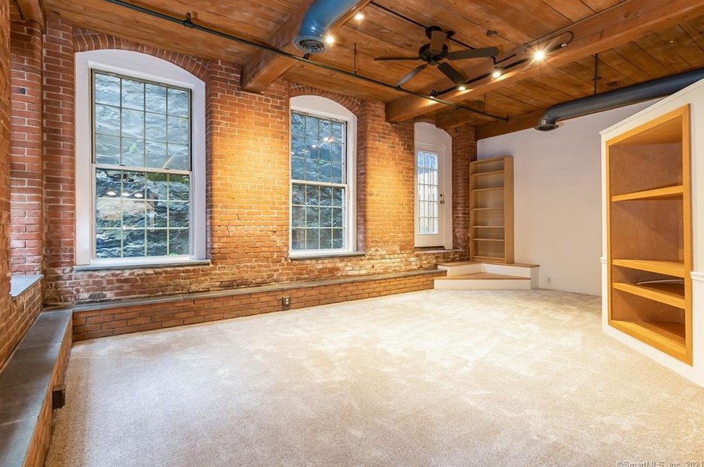 92 Main St #2, Deep River, CT 06417