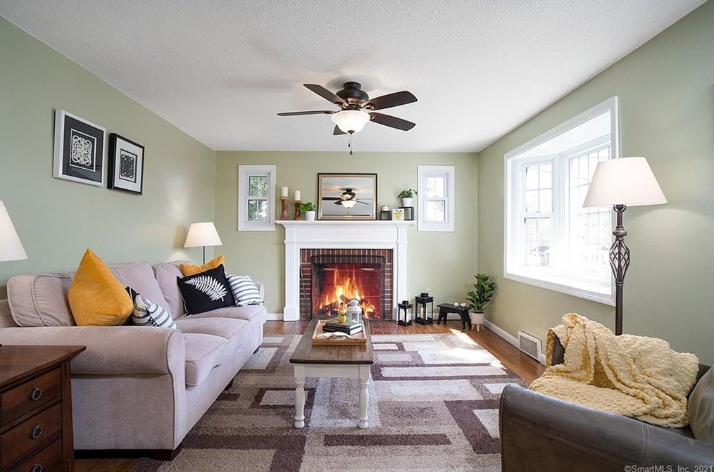 53 Broadview St, Hartford, CT 06111-3705