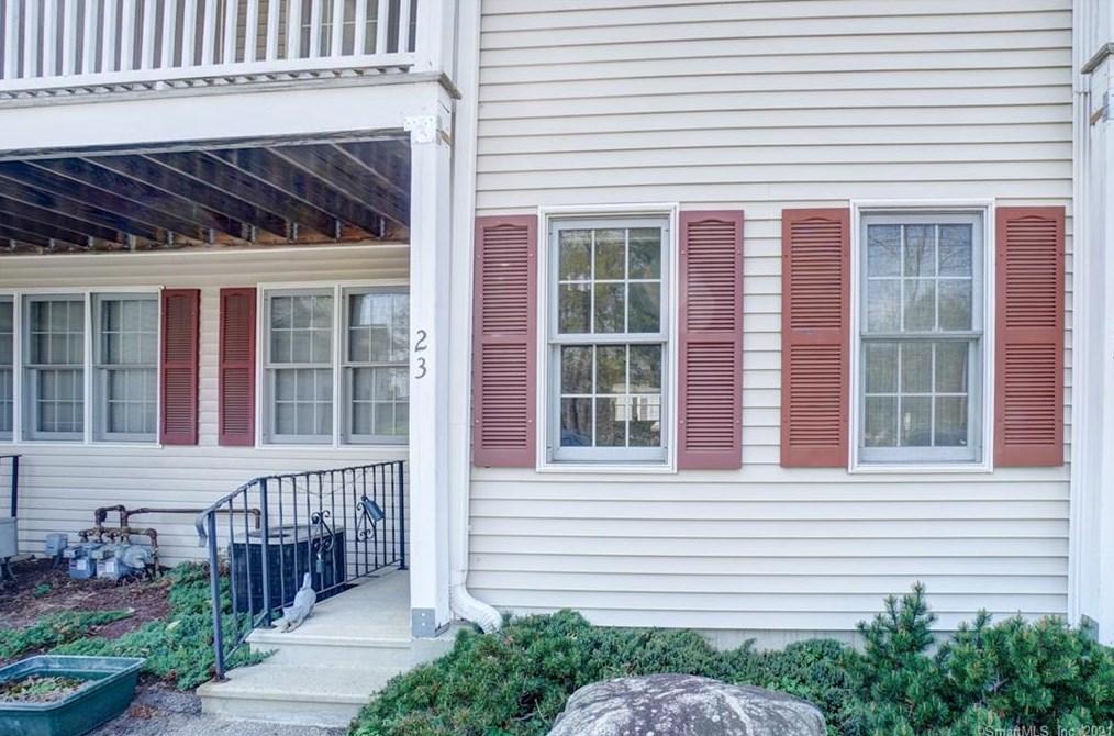 23 East Ct, Derby, CT 06418 exterior