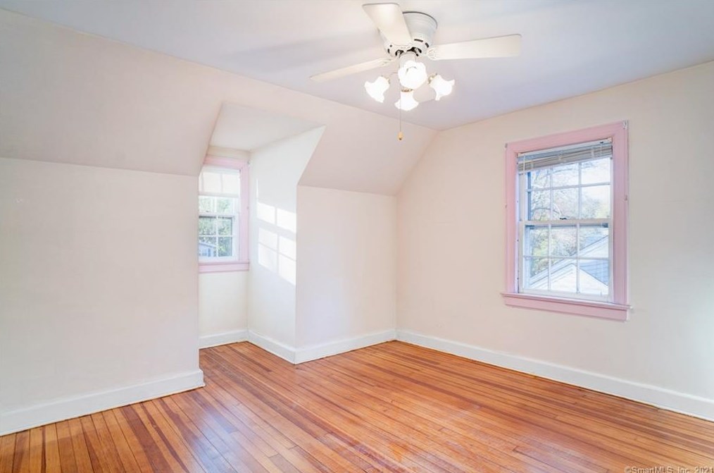 15 Rockland Rd, Fairfield CT  06825-1608 exterior