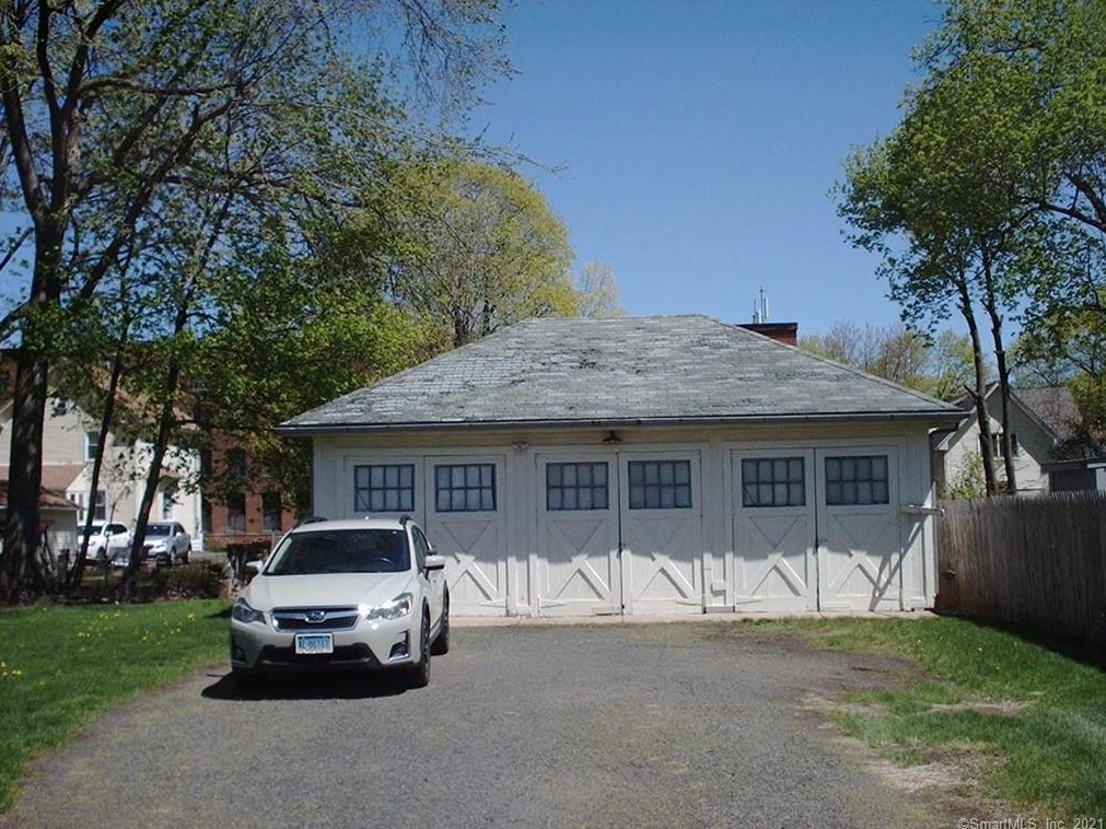 47 Griswold St, Meriden, CT 06450-2220