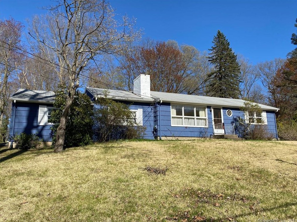 29 Lynn Dr, Upper Stepney, CT 06468