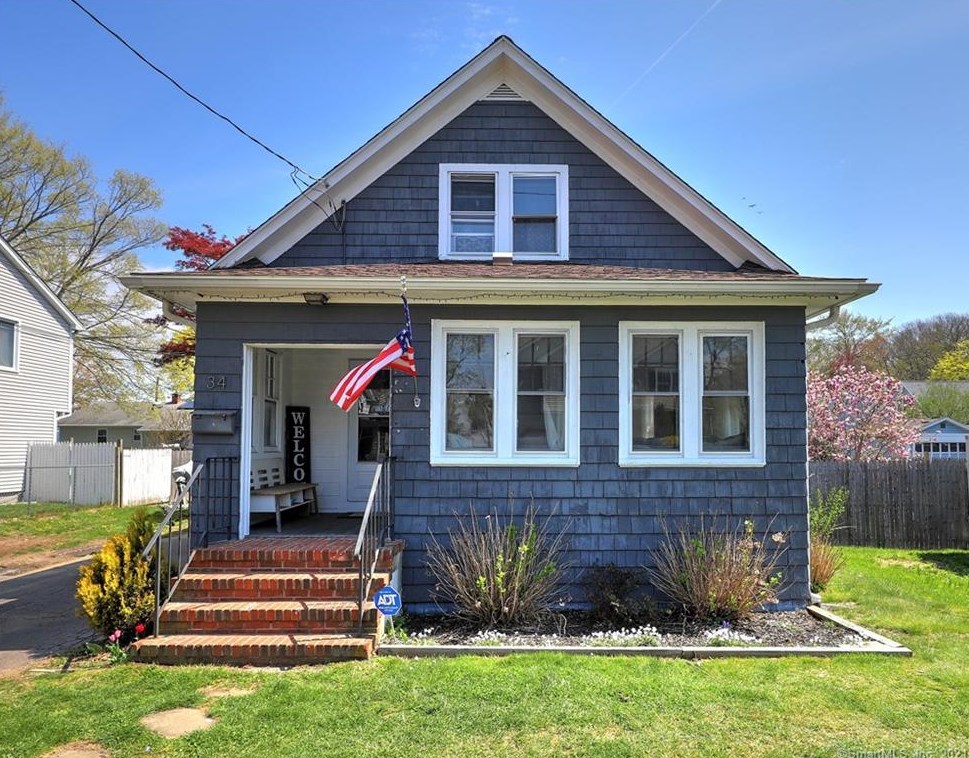 34 Meadows End Rd, Milford, CT 06460