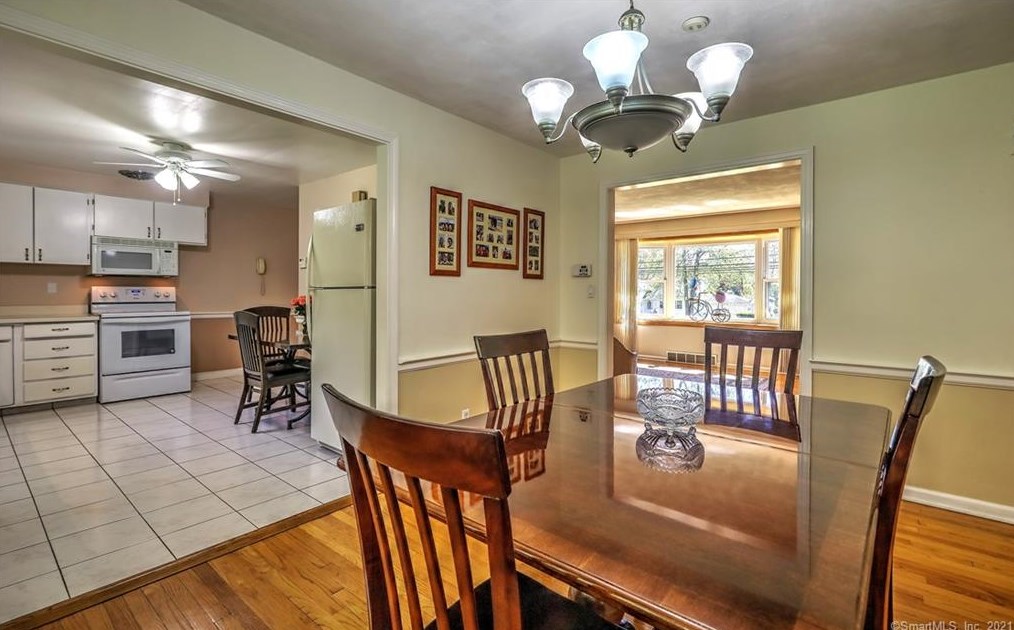 454 Ridge Rd, Orange CT  06477-2828 exterior