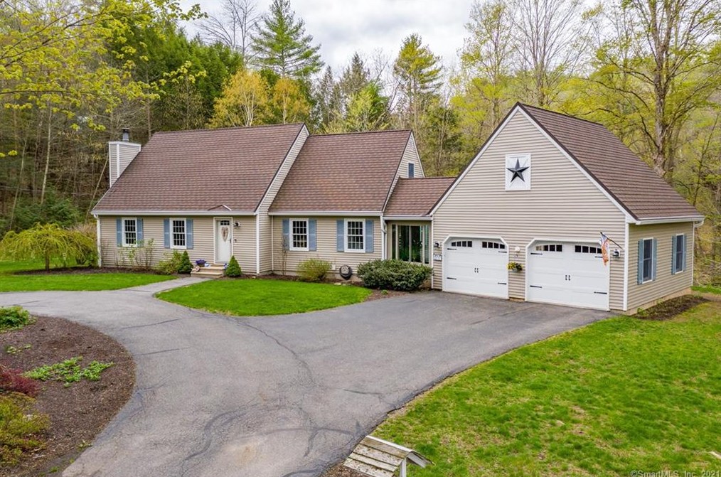 11 Ruth Cross Rd, Colbrook, CT 06021