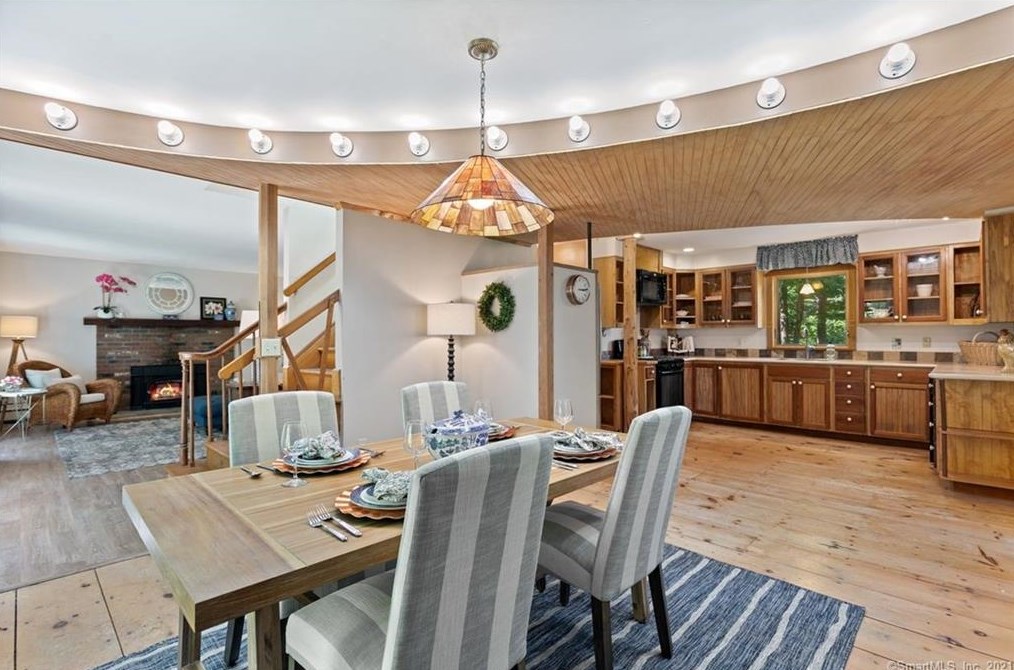 41 Ferry Rd, Lyme, CT 06371