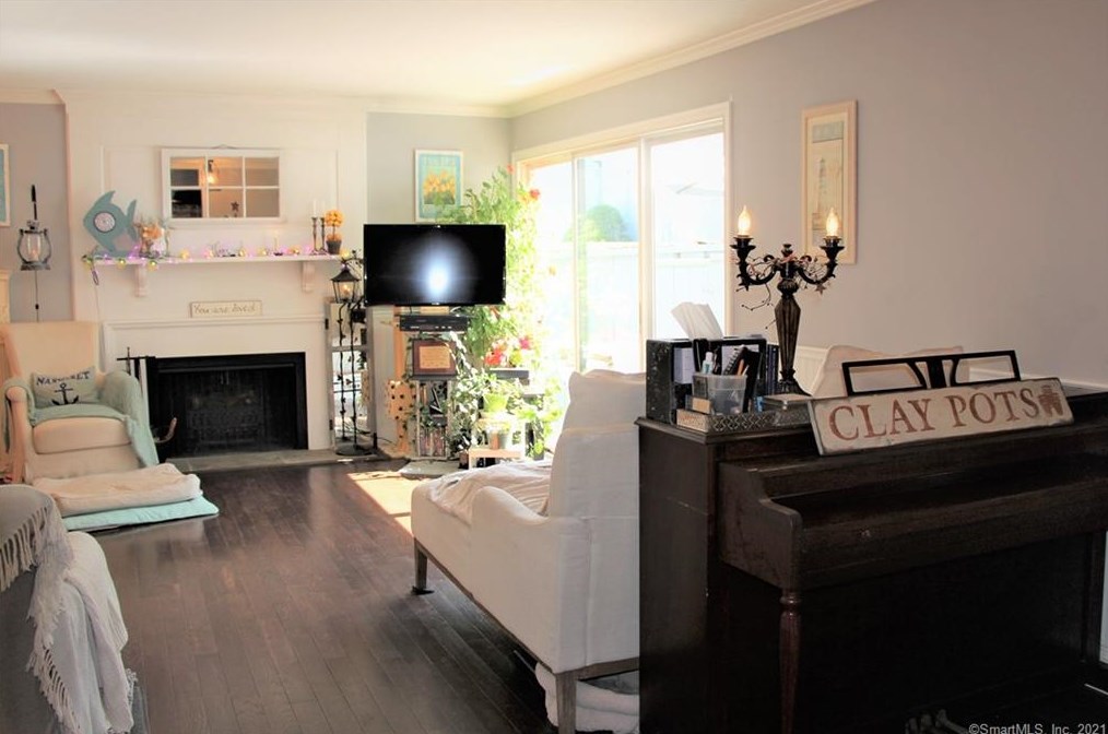 2 Meadow Ln #2, Ridgefield, CT 06877