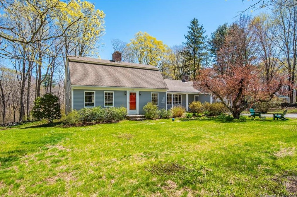233 Westbrook Rd, Deep River, CT 06417