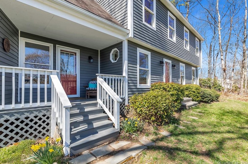 3 Brooks Ln, Chester, CT 06412