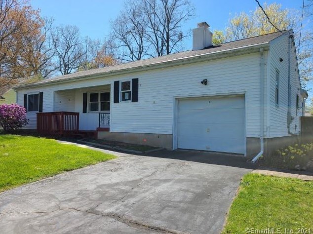 55 Castle Dr, Meriden, CT 06451-2605