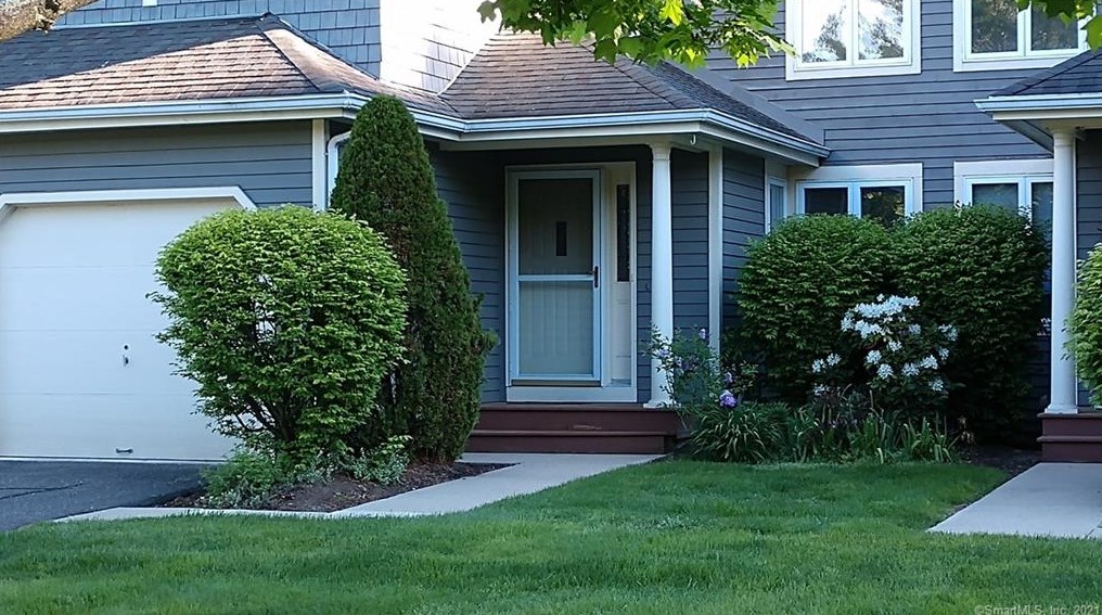 280 Castlewood Dr #280, Bloomfield, CT 06002