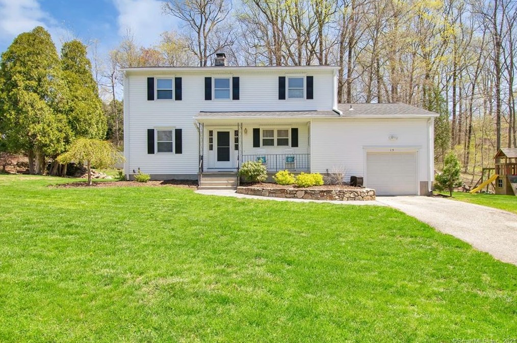 15 Toll Gate Rd, Upper Stepney, CT 06468