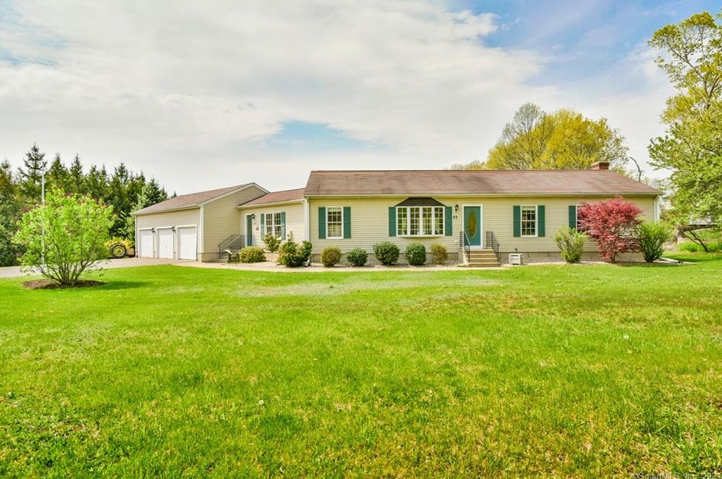 77 Foster St, Wapping, CT 06074