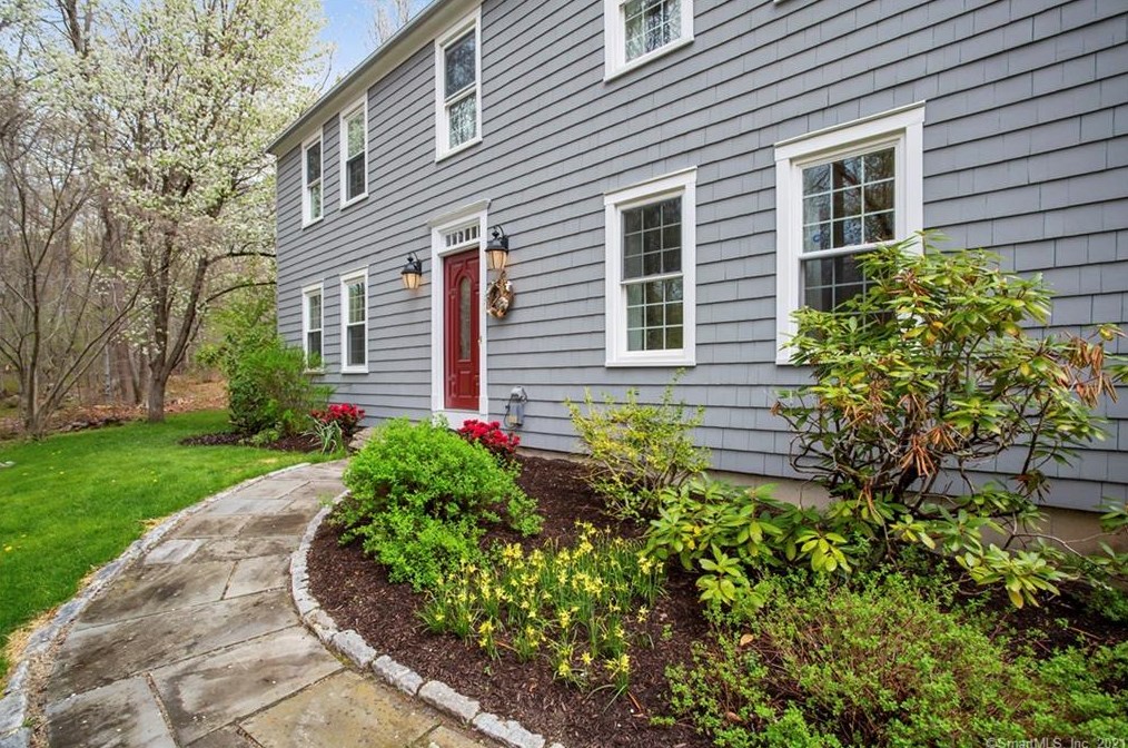3 Indian Hill Rd, West Redding, CT 06896-2718