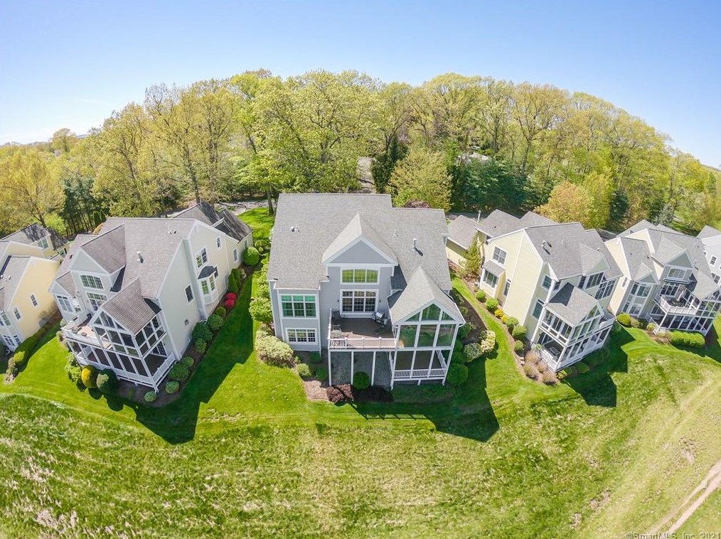 6 Belhaven, Cromwell CT  06416-2719 exterior