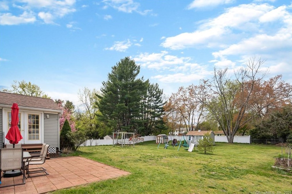 295 Hilton Dr, Wapping, CT 06074