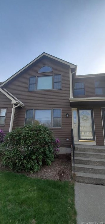 366 Ash St #3, Chestnut Hill, CT 06226