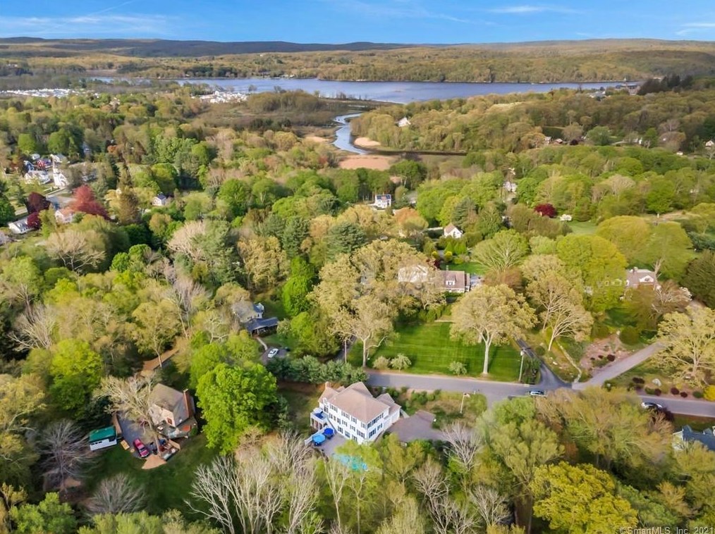 16 Gilbert Hill Rd, Chester, CT 06412