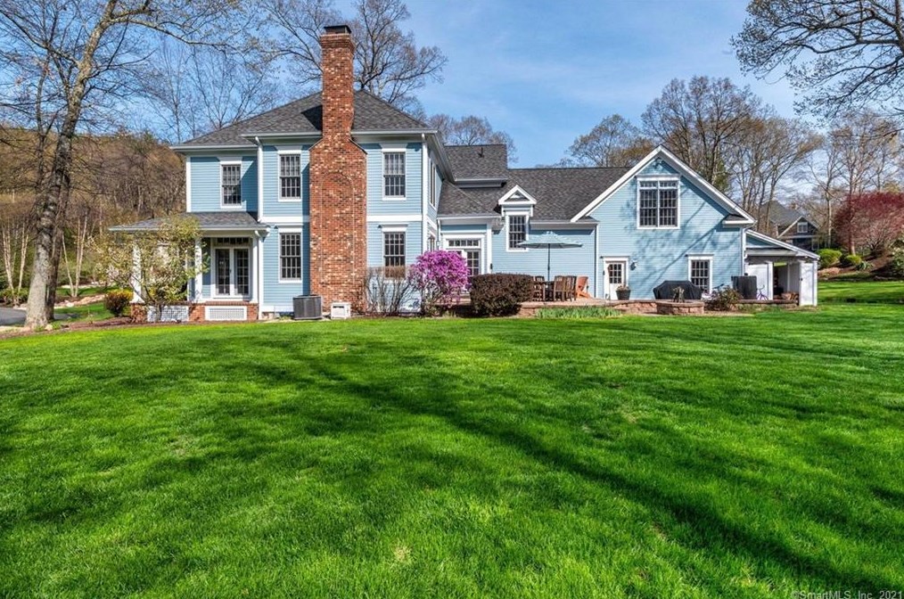 9 Black Oak Dr, Granby, CT 06090
