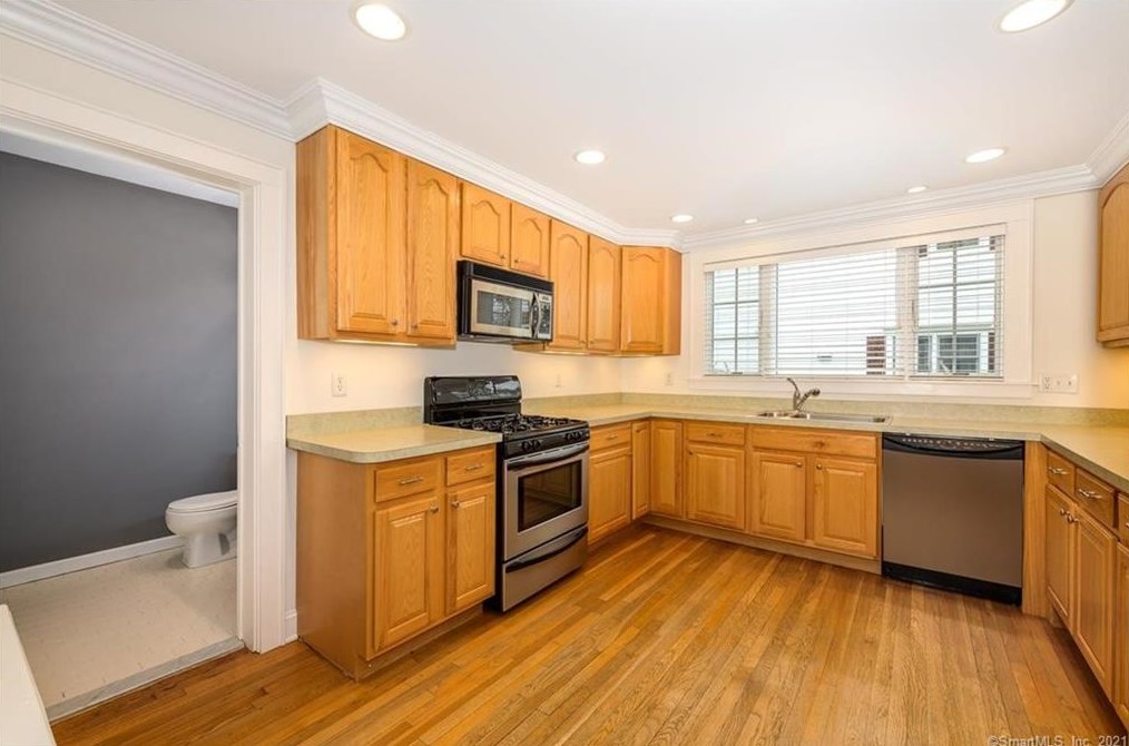 151 Highview Ave #1, Stamford, CT 06907