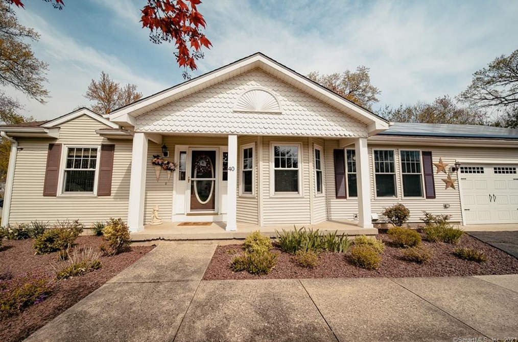 40 Mccormick Ln, Middletown, CT 06457