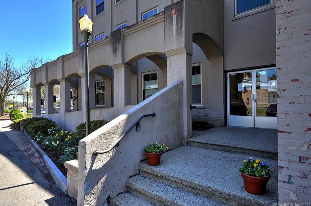 146 High St #211, Milford, CT 06460
