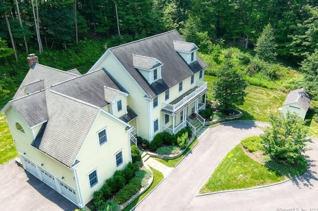 1 Oscaleta Rd, Ridgefield, CT 06877