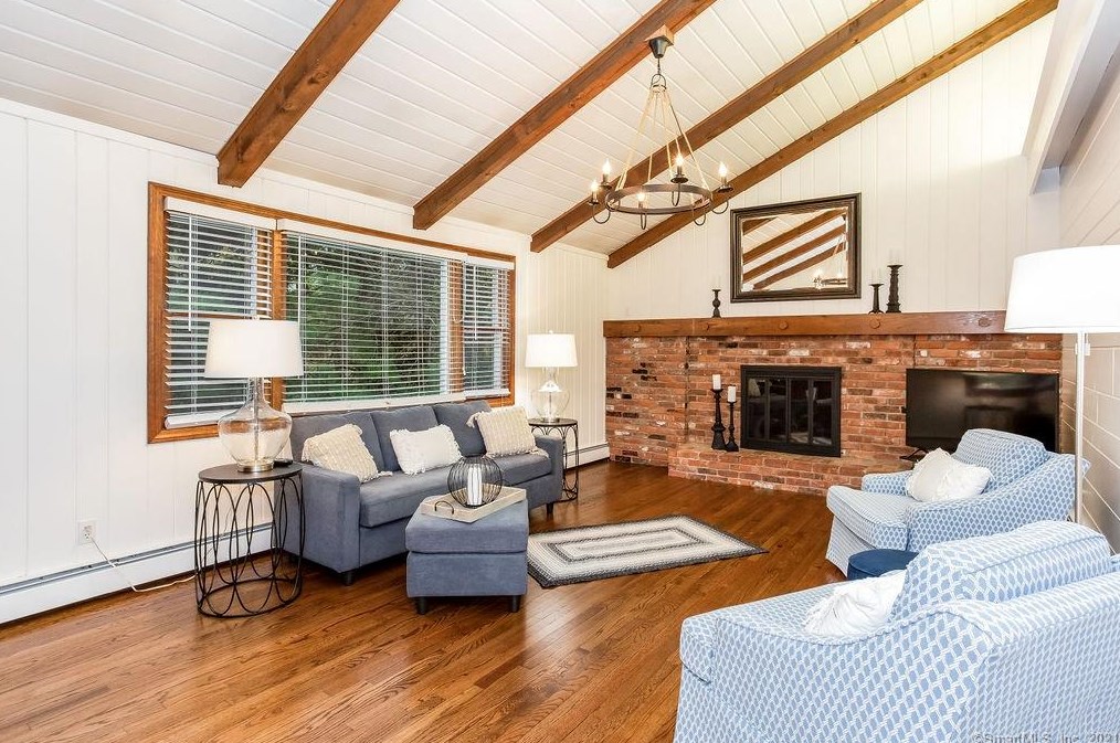 101 Founders Rd, Glastonbury, CT 06033