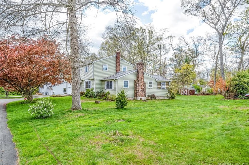 7 Sunny Ct, Wallingford, CT 06492