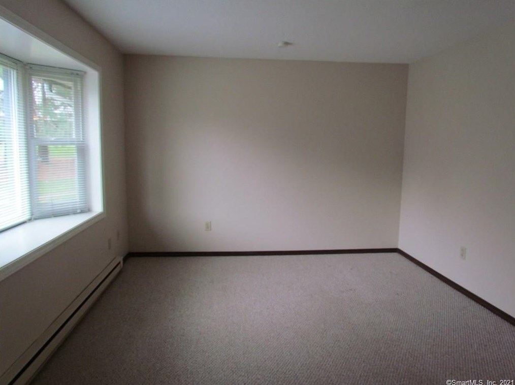 1 Abbott Rd #121, Ellington, CT 06029