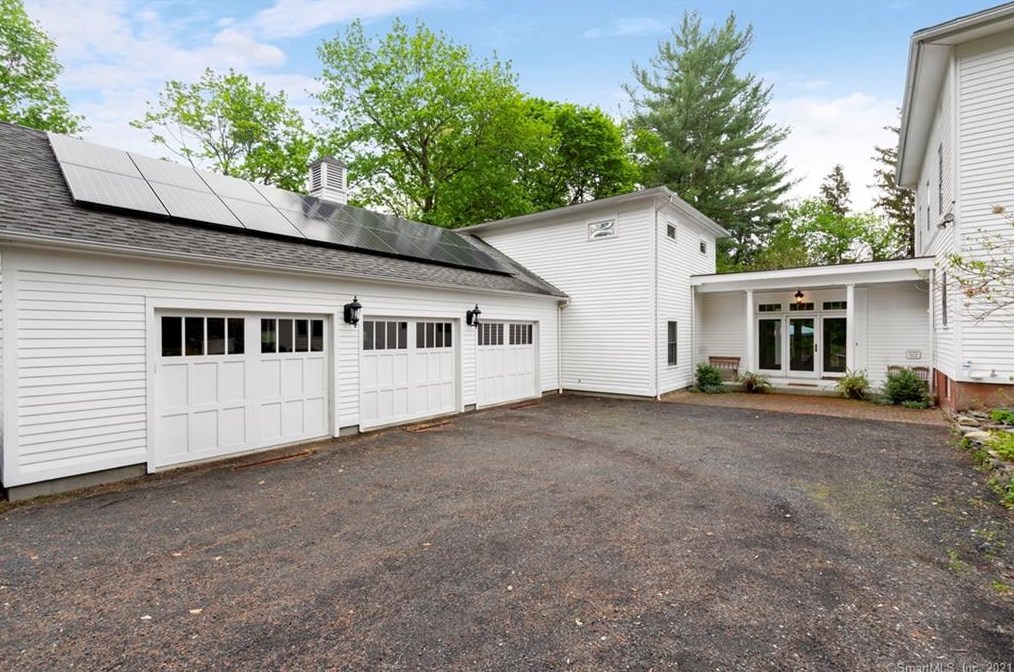 3 Farview Rd, Brookfield Center, CT 06804