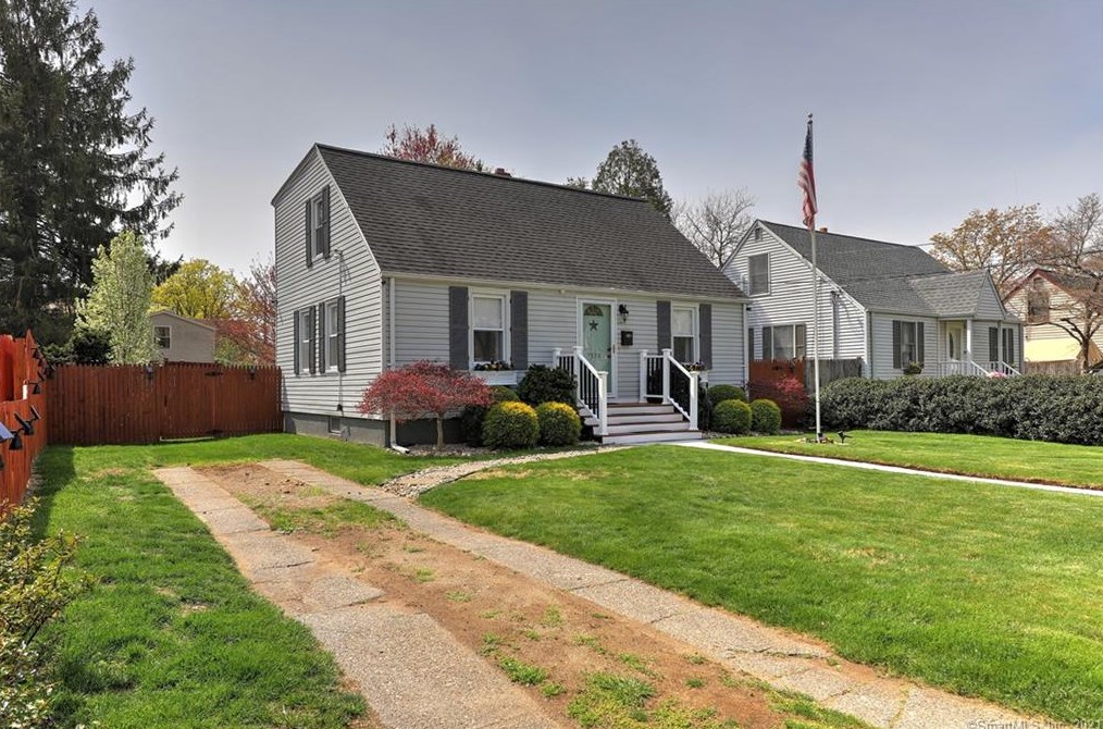 120 Meadowside Rd, Milford, CT 06460