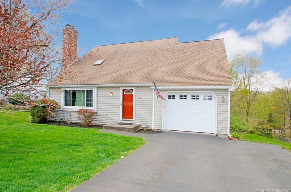 106 Stoneycrest Dr, Meriden, CT 06450