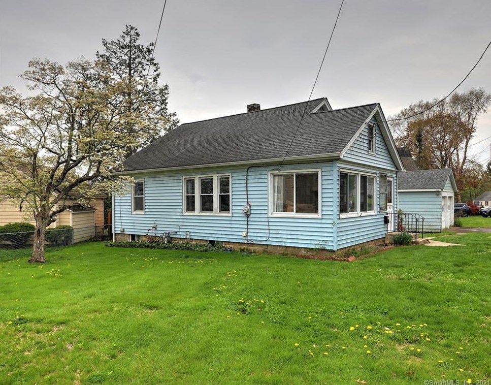 22 Crescent Dr, Milford, CT 06460