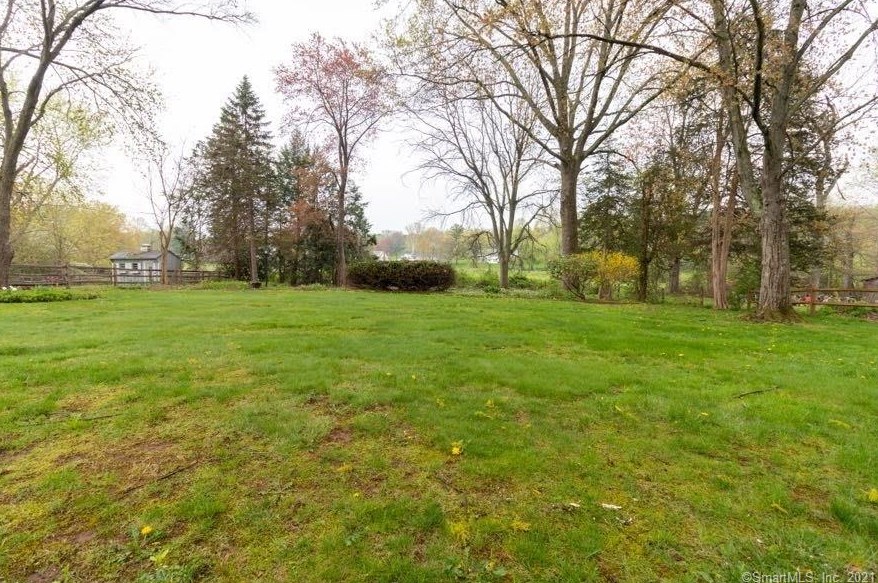 9 Sunset Ln, Bloomfield, CT 06002