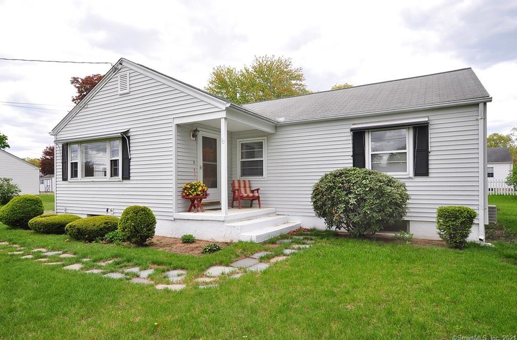 10 Trinity Ln, Windsor Locks, CT 06096