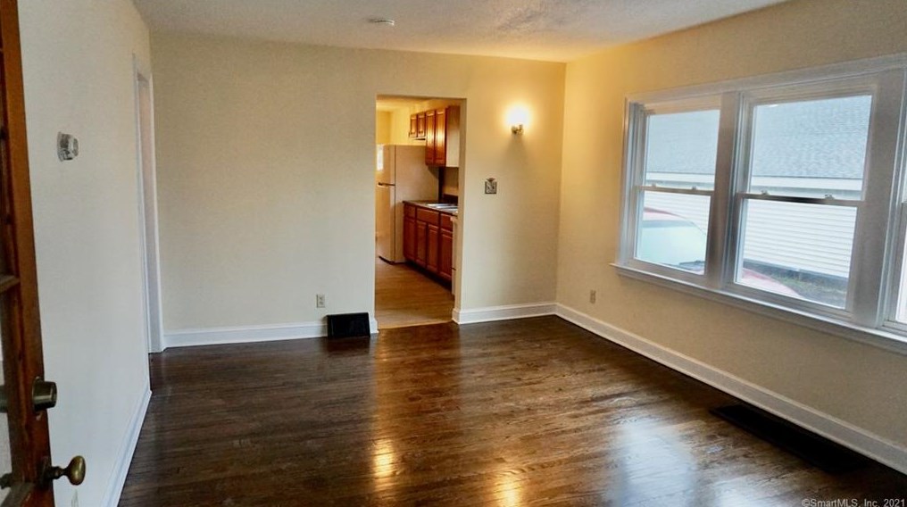 1395 E Main St, Meriden, CT 06450