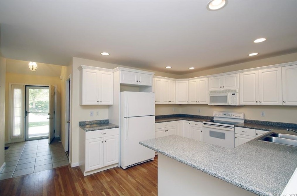 156 Jennifer Ln #156, Sandy Hook, CT 06482