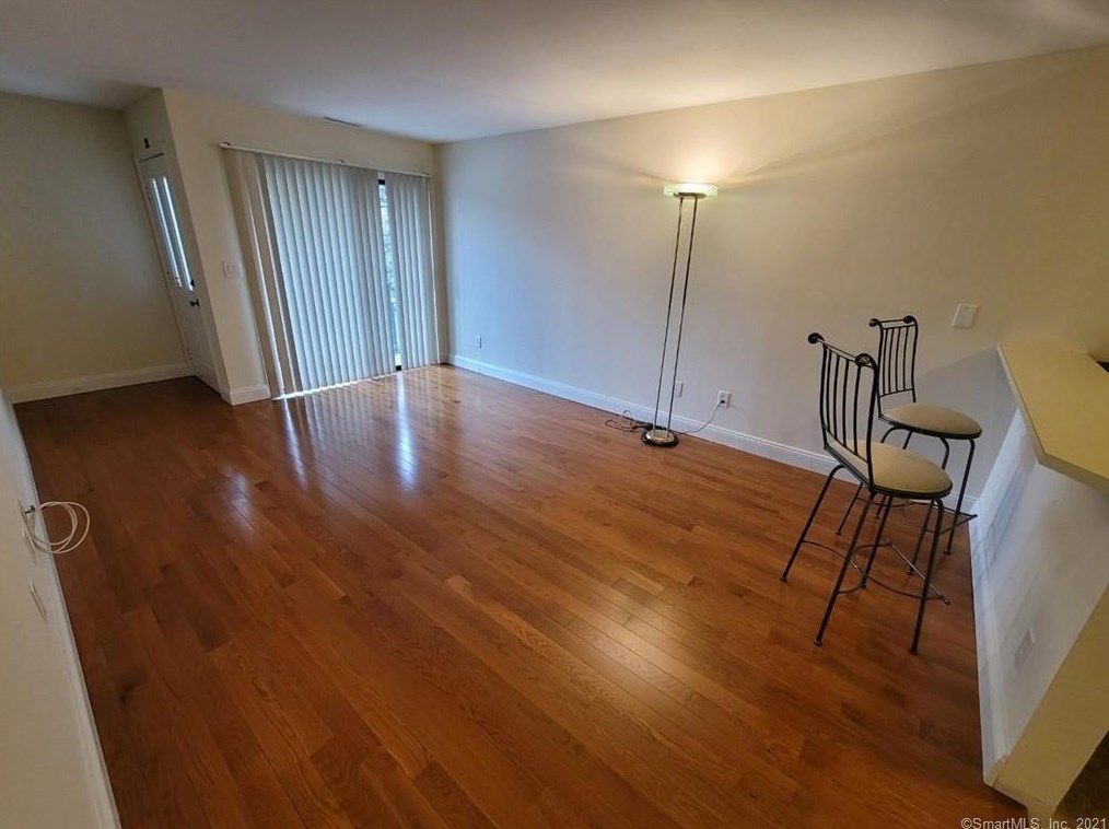 1 Valley Rd #101, Stamford, CT 06902