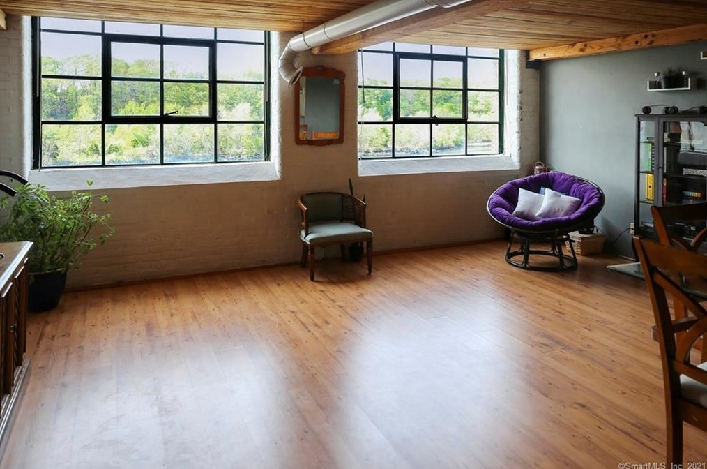 68 Thermos Ave #215, Norwich, CT 06360