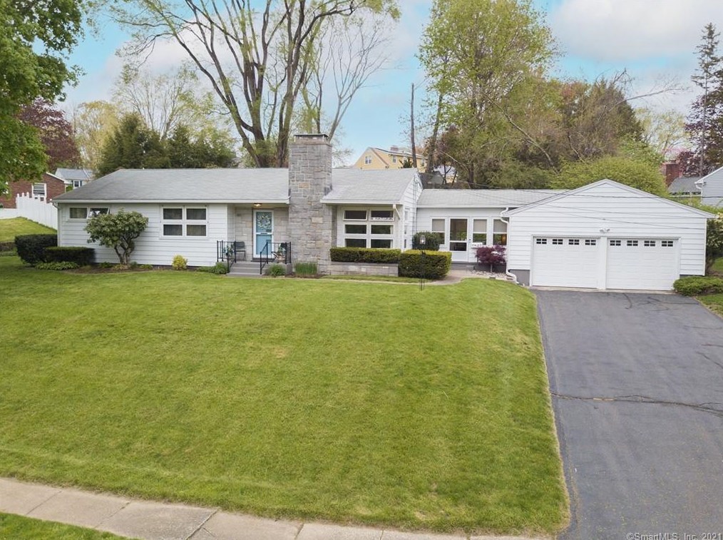 53 Clearview Cir, Union City, CT 06770 exterior