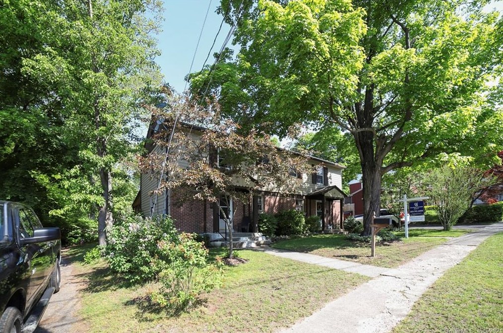 21 Cold Spring Cir, Union City, CT 06770 exterior