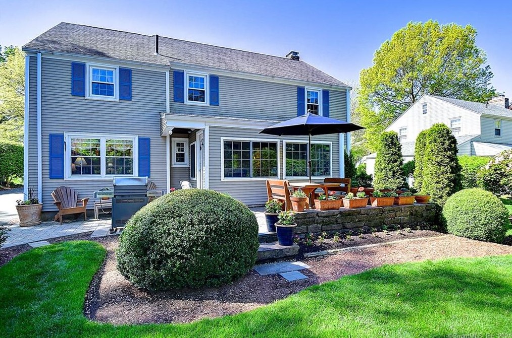 15 Toll Gate Rd, Hartford, CT 06109-1056